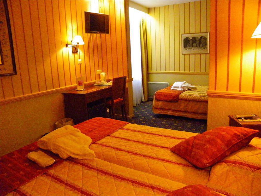 Hotel Poussin París Exterior foto